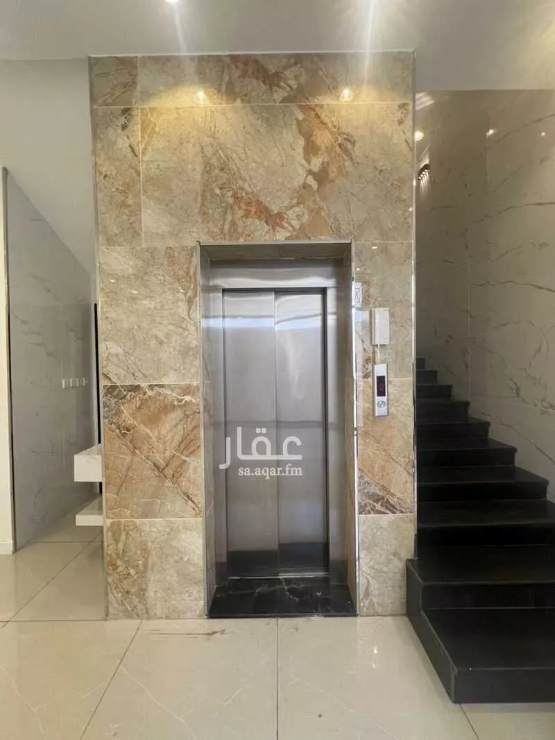 فيلا 5 غرف في الشراع 4