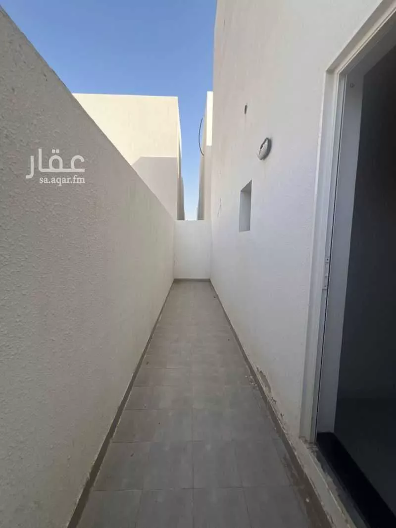 فيلا 5 غرف في الشراع 6