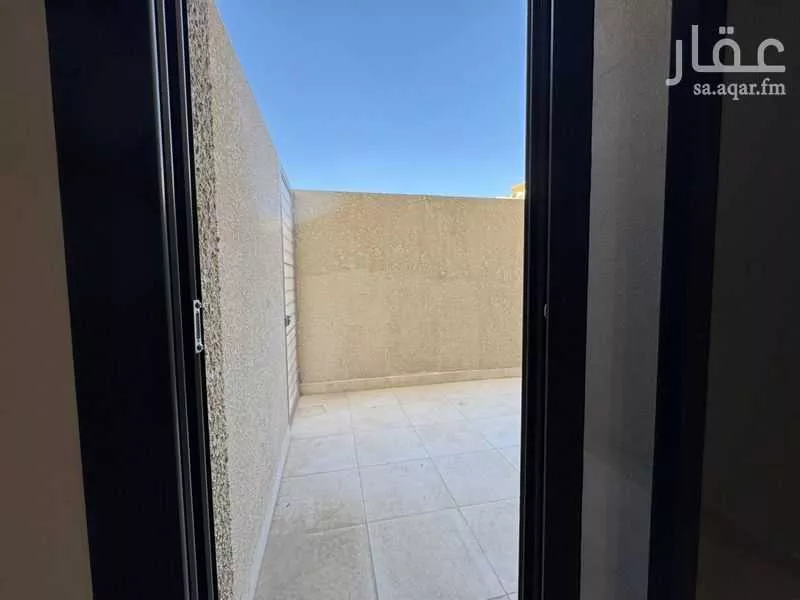شقة 4 غرف في العارض 11