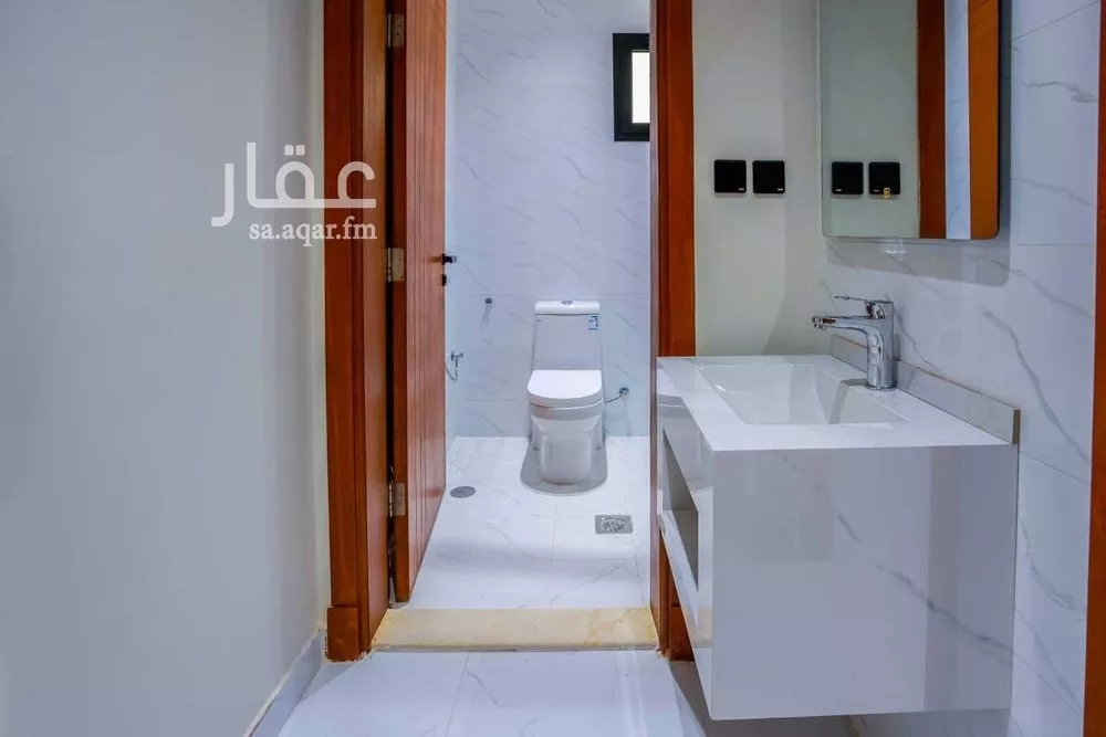 شقة 5 غرف في النزهة 4
