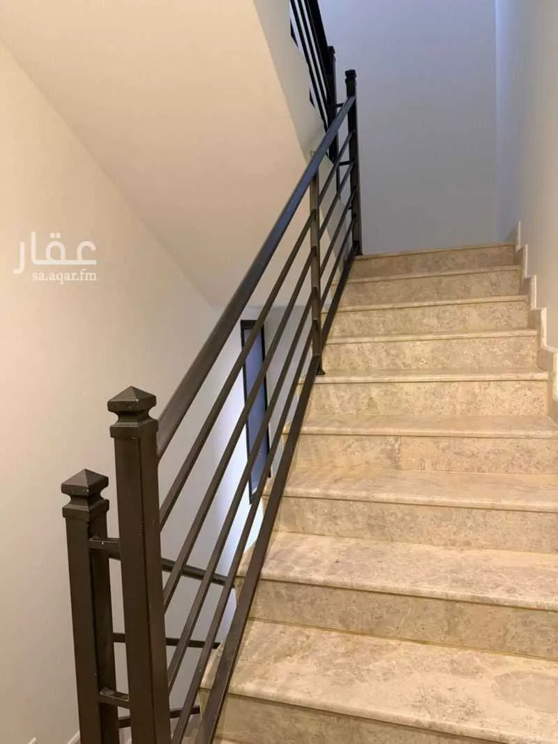 3 bedroom floor in Al Aridh 7