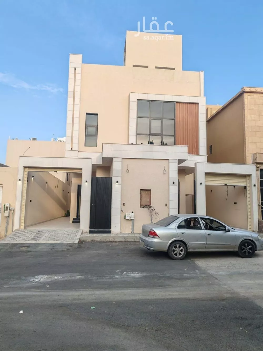 3 bedroom floor in Al Hazm 2