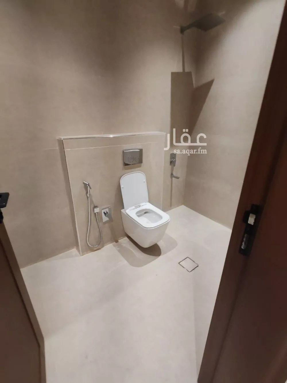 3 bedroom floor in Al Hazm 11