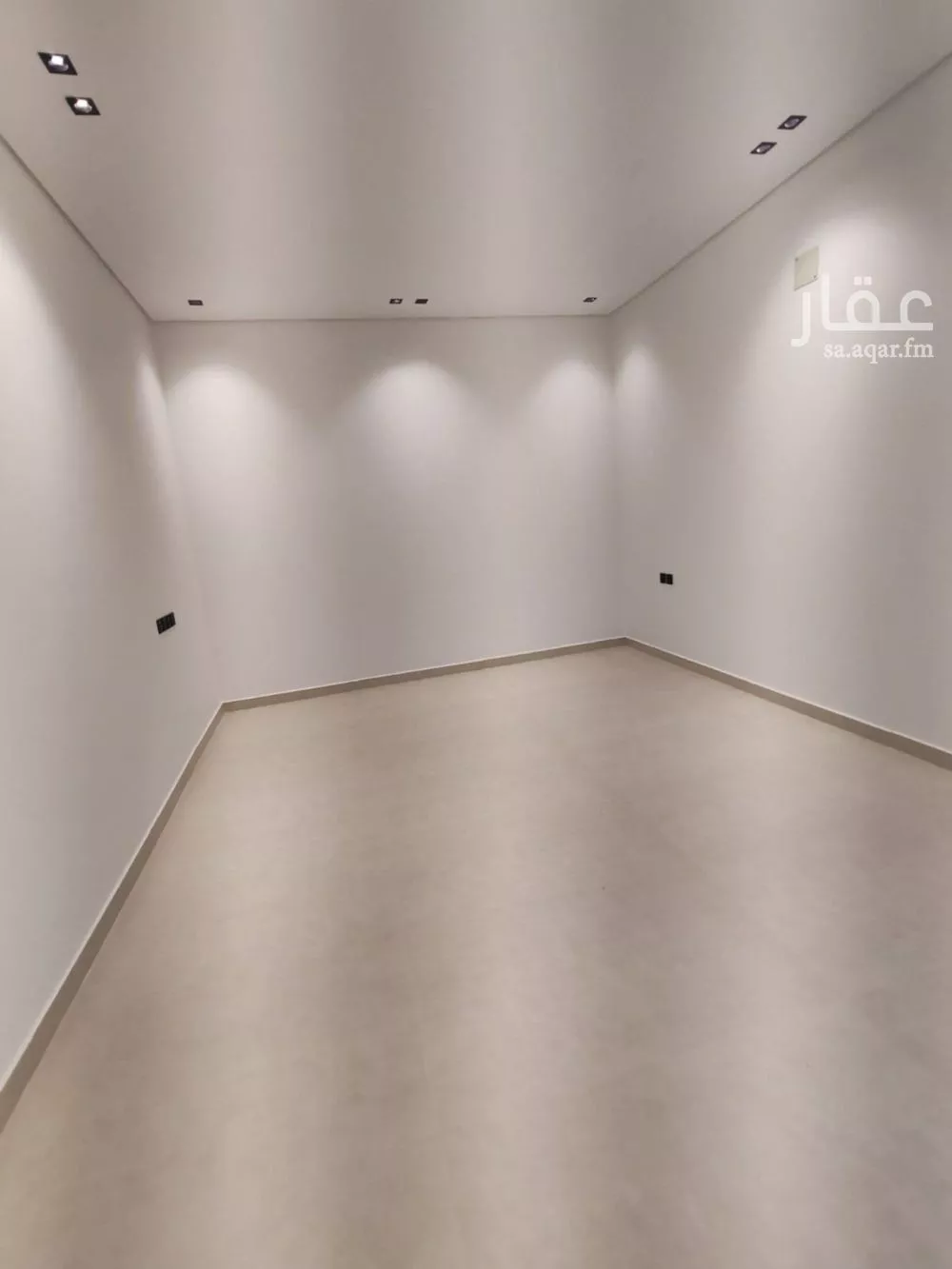 3 bedroom floor in Al Hazm 12