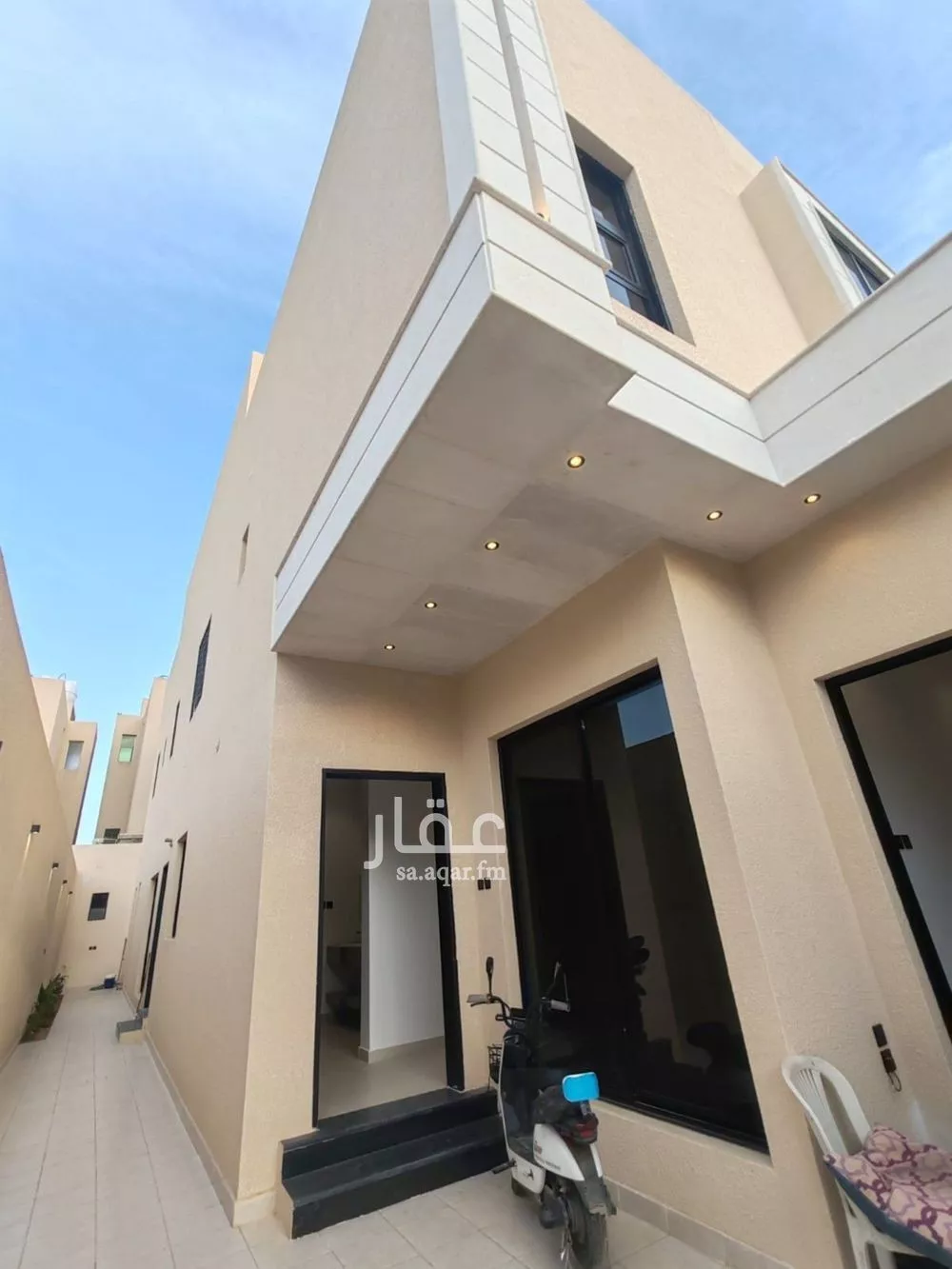 3 bedroom floor in Al Hazm 3