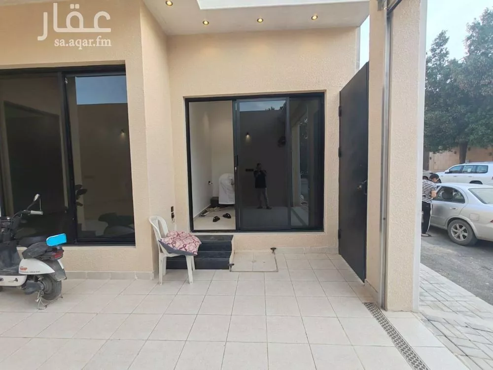 3 bedroom floor in Al Hazm 6