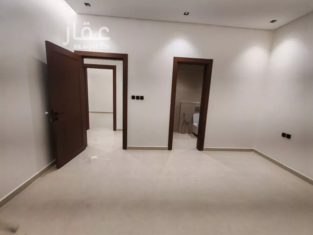 3 bedroom floor in Al Hazm 8