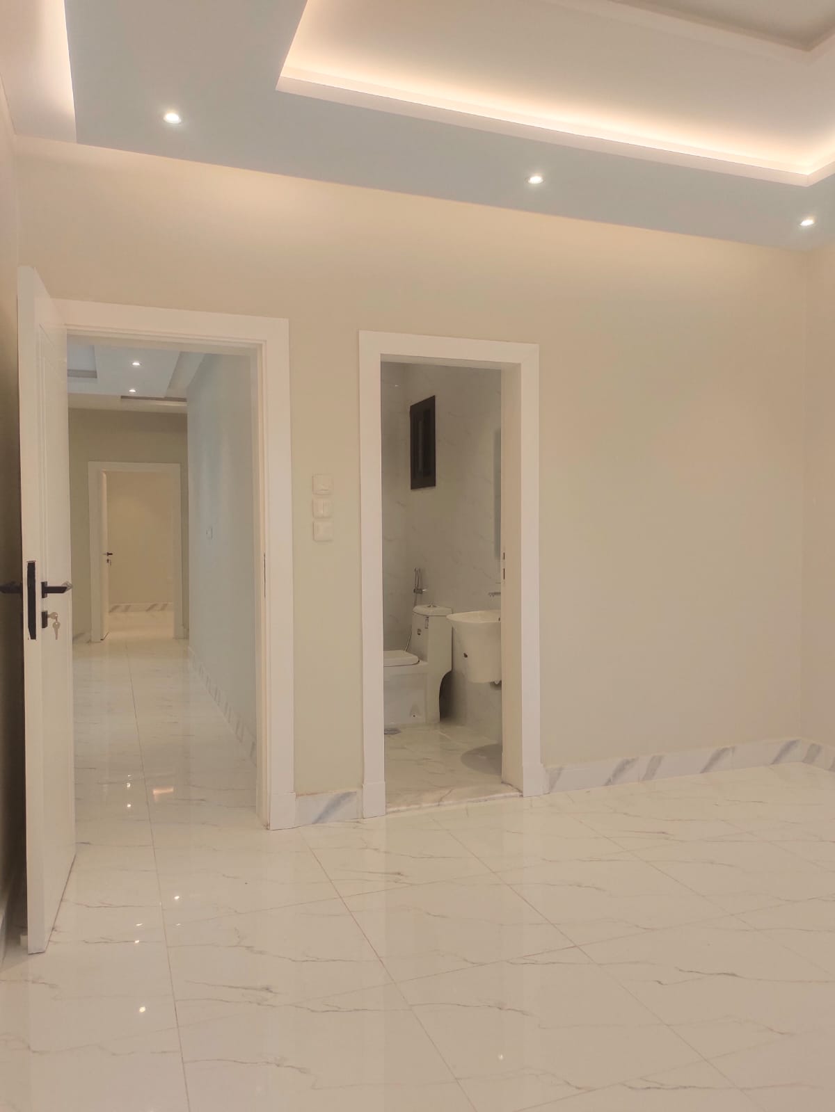 6 bedroom apartment in Al Marwa 13