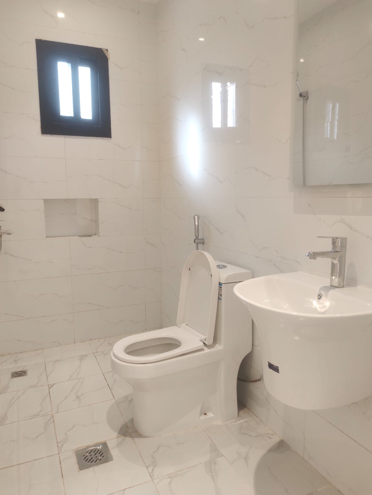 6 bedroom apartment in Al Marwa 16