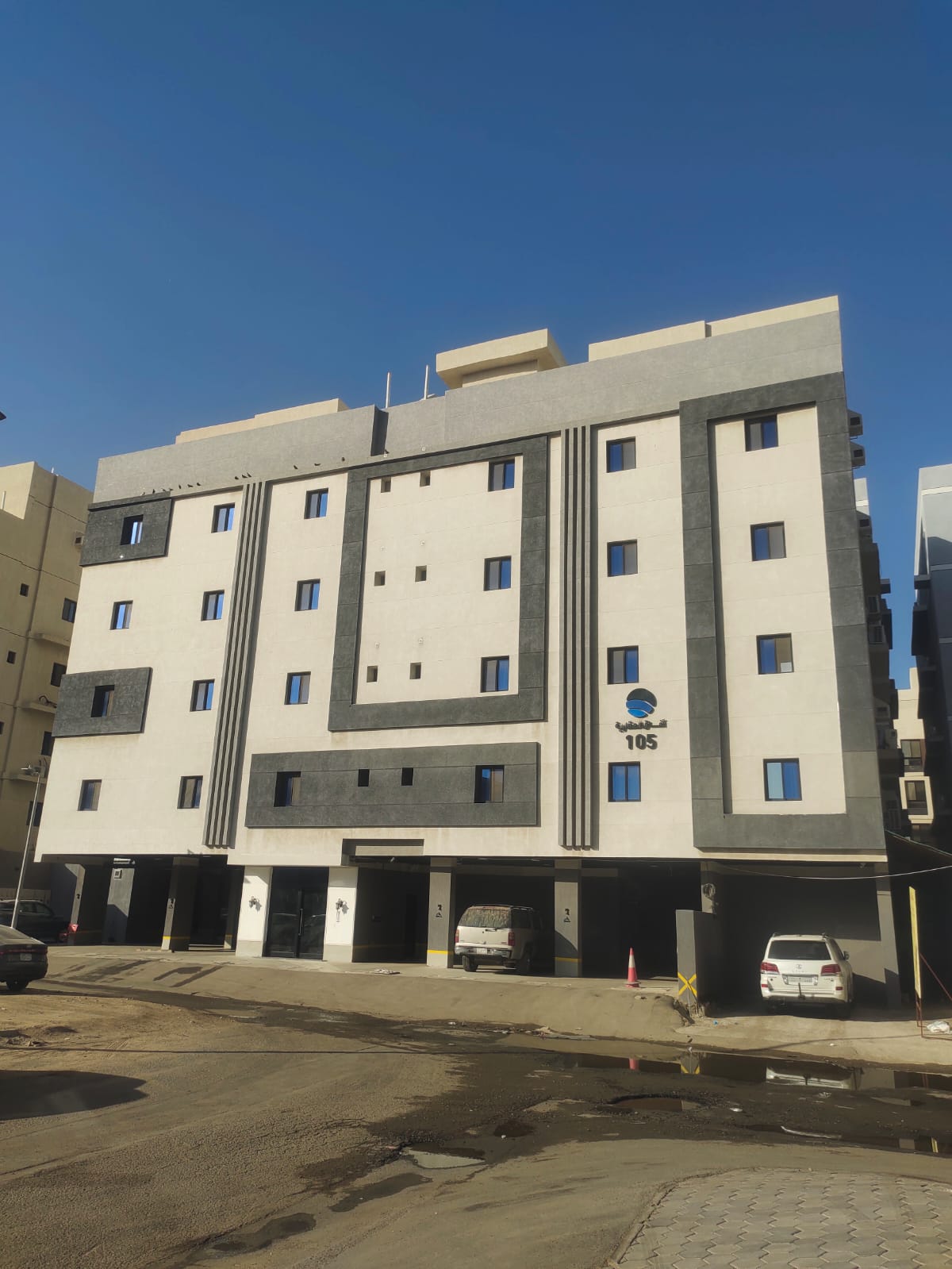 6 bedroom apartment in Al Marwa 17