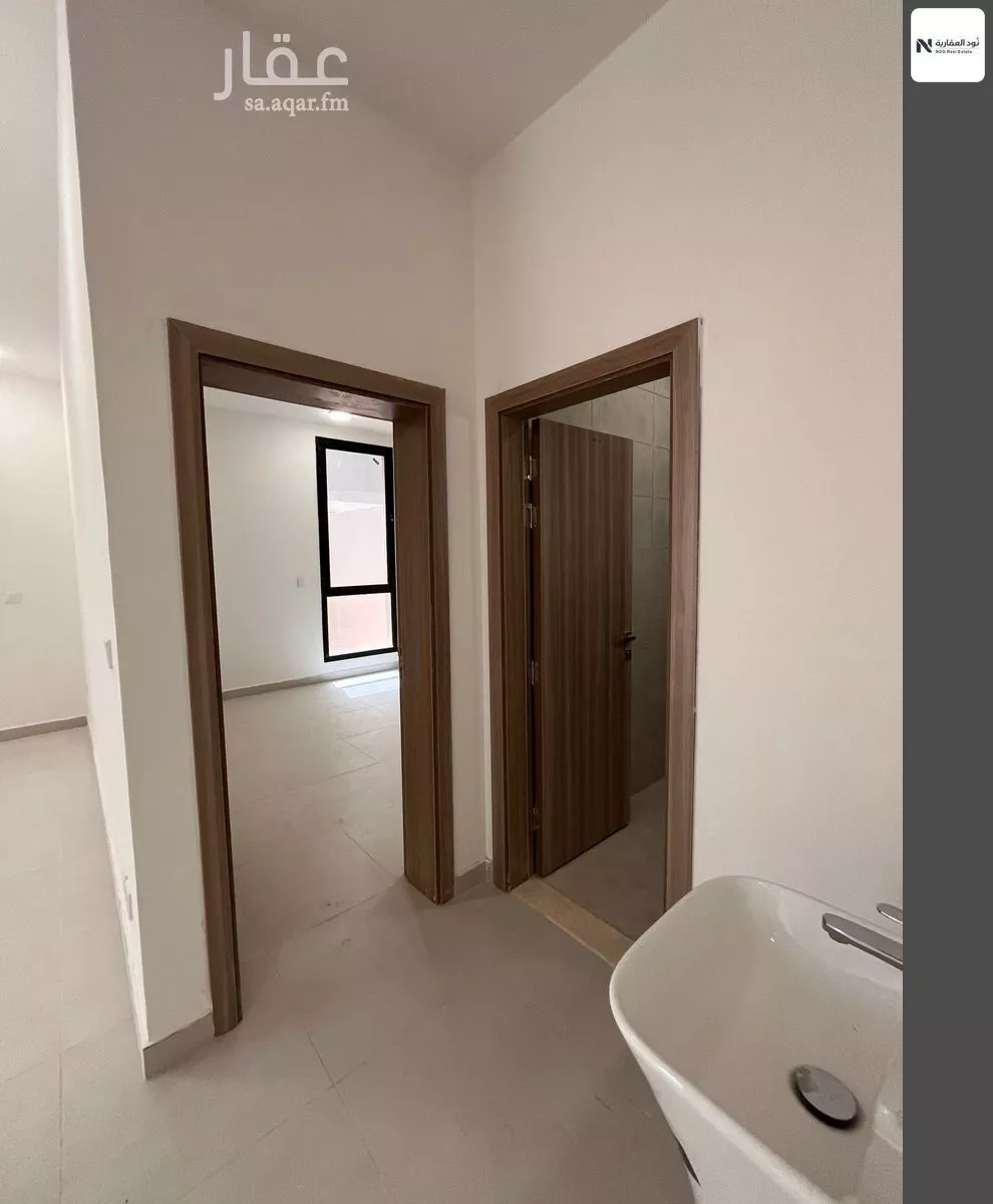 فيلا 5 غرف في العارض 8