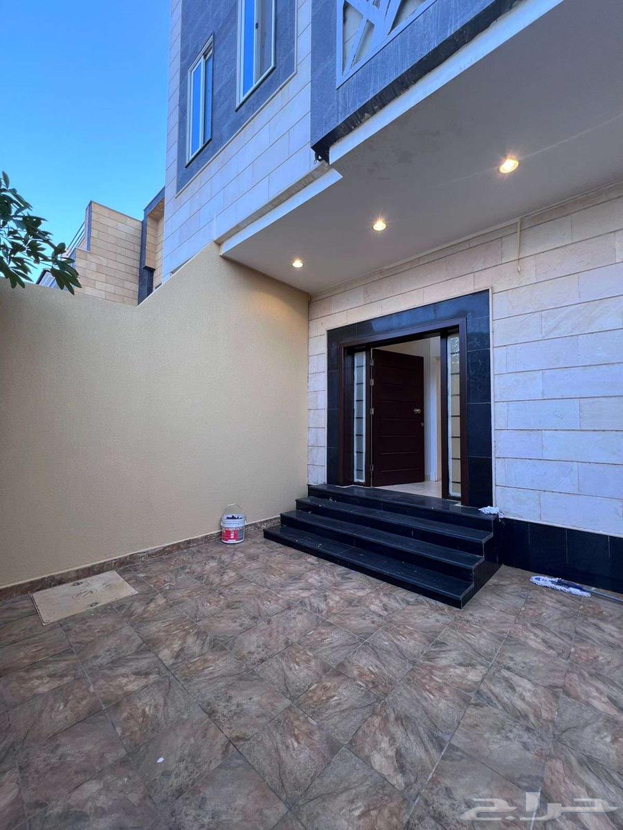 4 bedroom apartment in Az Zomorod 8