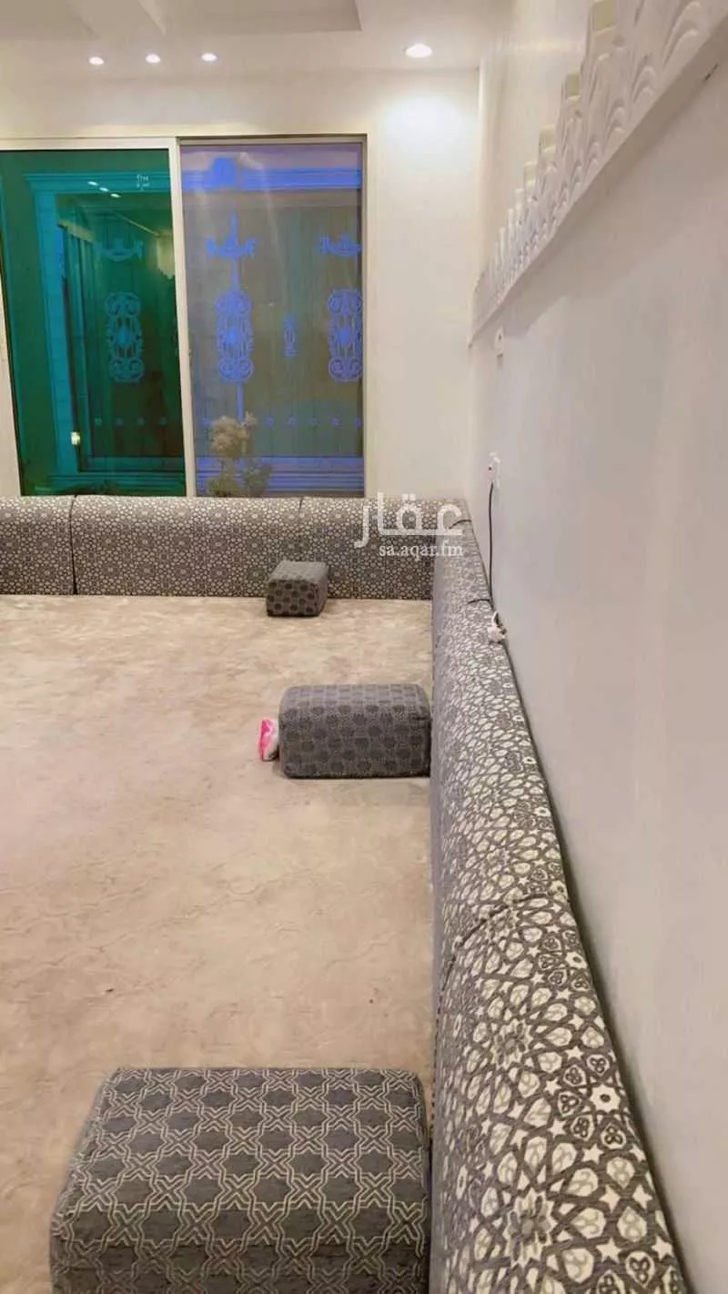 فيلا 8 غرف في عكاظ 6