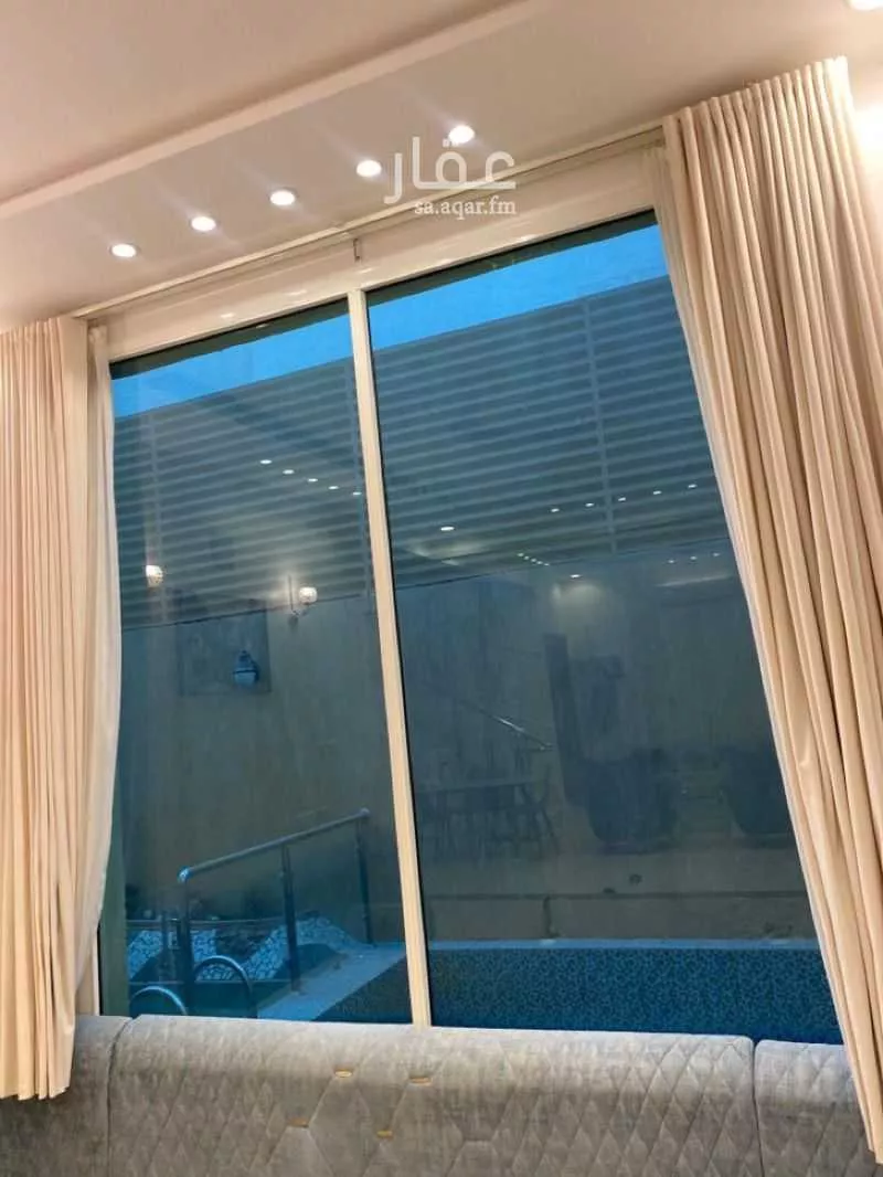 فيلا 8 غرف في عكاظ 8