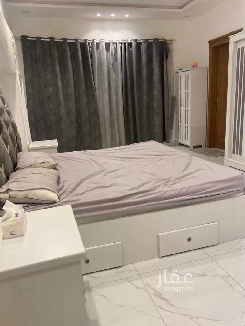 فيلا 8 غرف في عكاظ 10