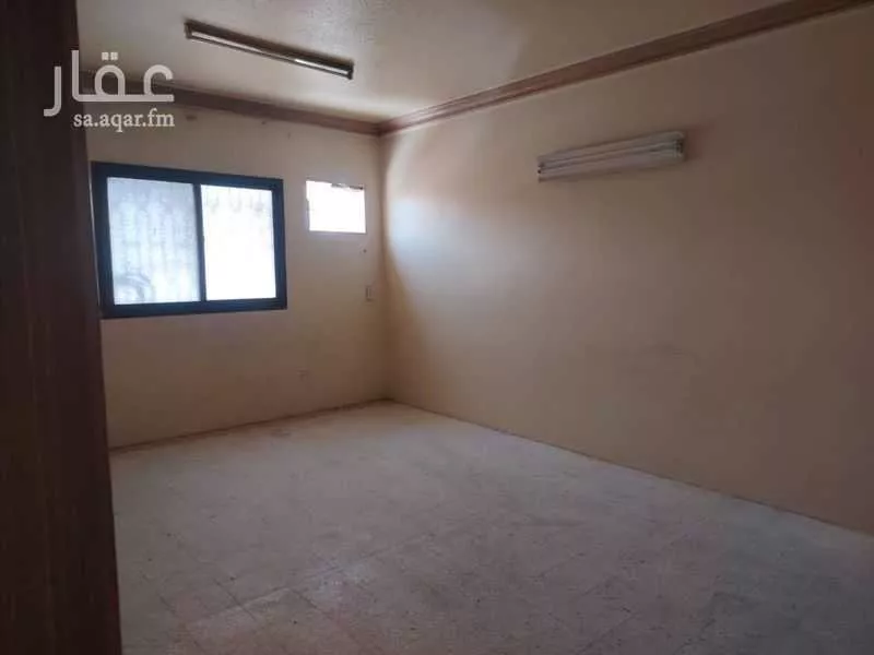 5 bedroom villa in Al Khalidiyyah 13
