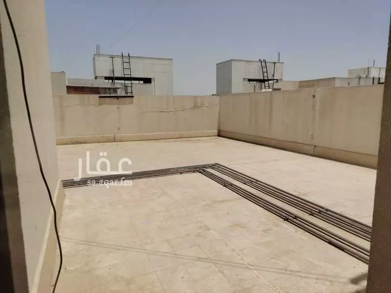 5 bedroom villa in Al Khalidiyyah 15
