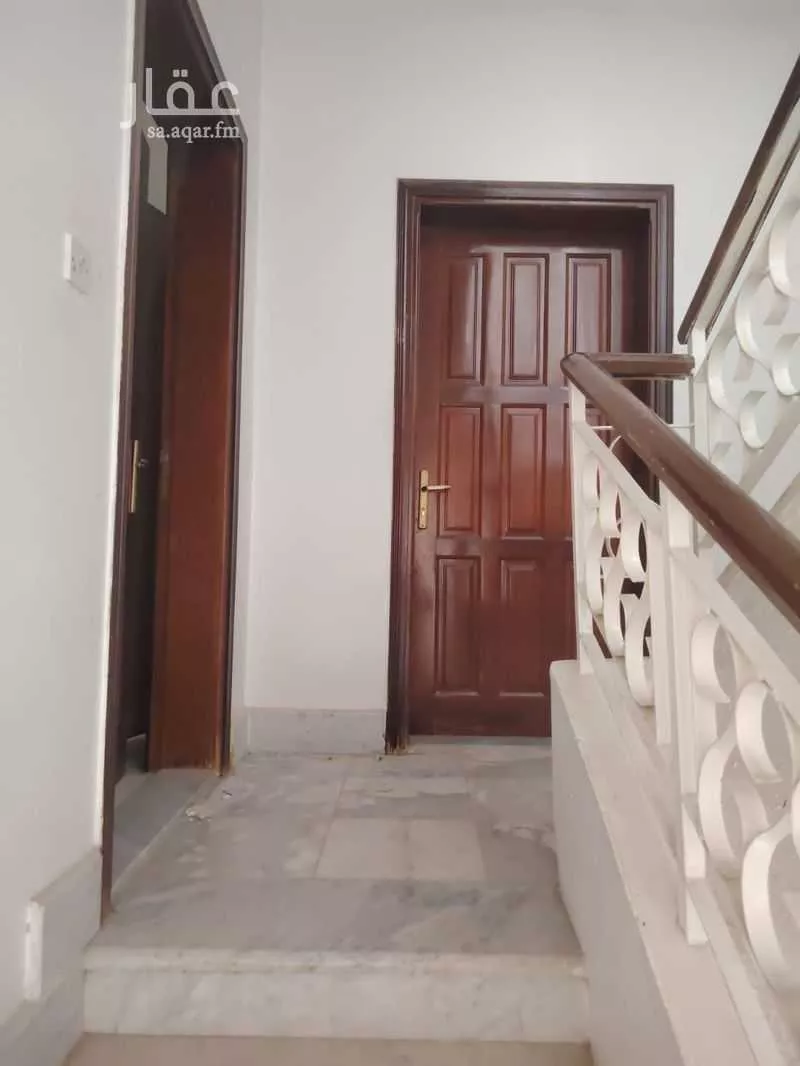 5 bedroom villa in Al Khalidiyyah 16