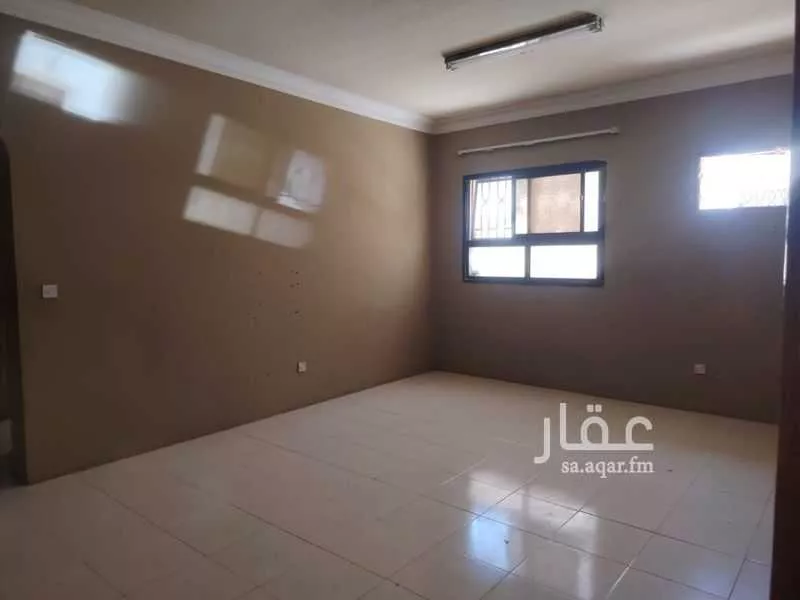 5 bedroom villa in Al Khalidiyyah 18