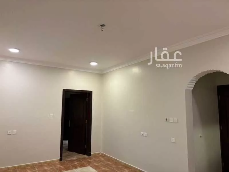 عمارة 600 م² في طيبة 7
