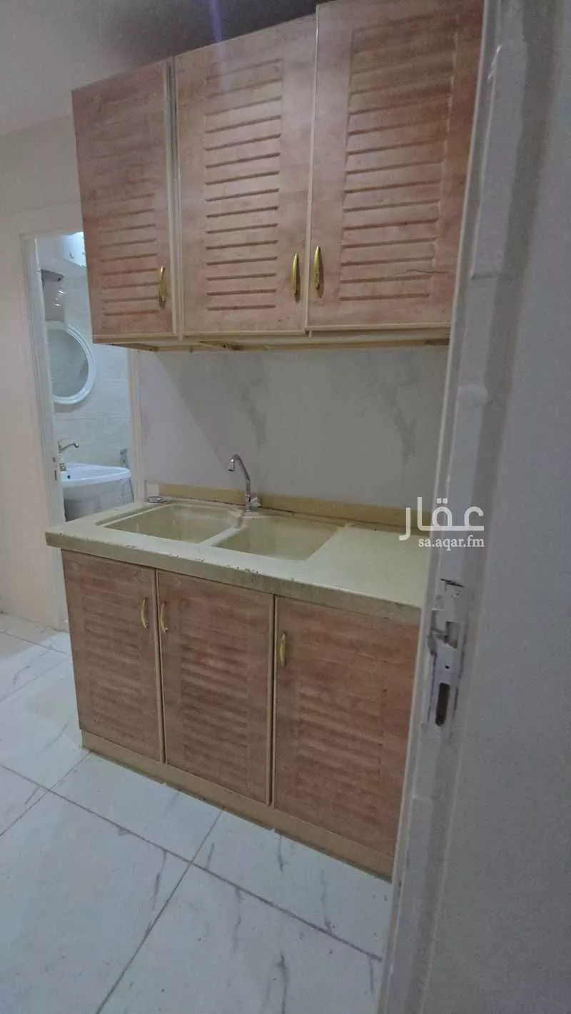 2 bedroom apartment in Bani Dhafar 4