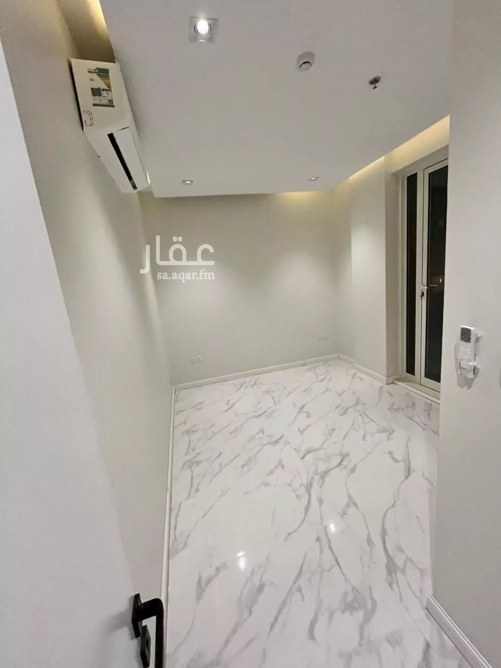 شقة 4 غرف في الملقا 3