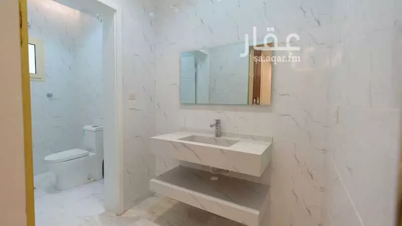فيلا 4 غرف في الملك فهد 14