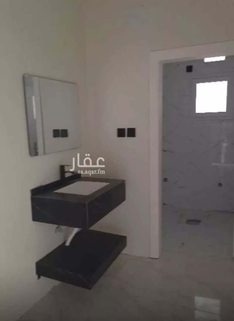 فيلا 5 غرف في الملك فهد 2