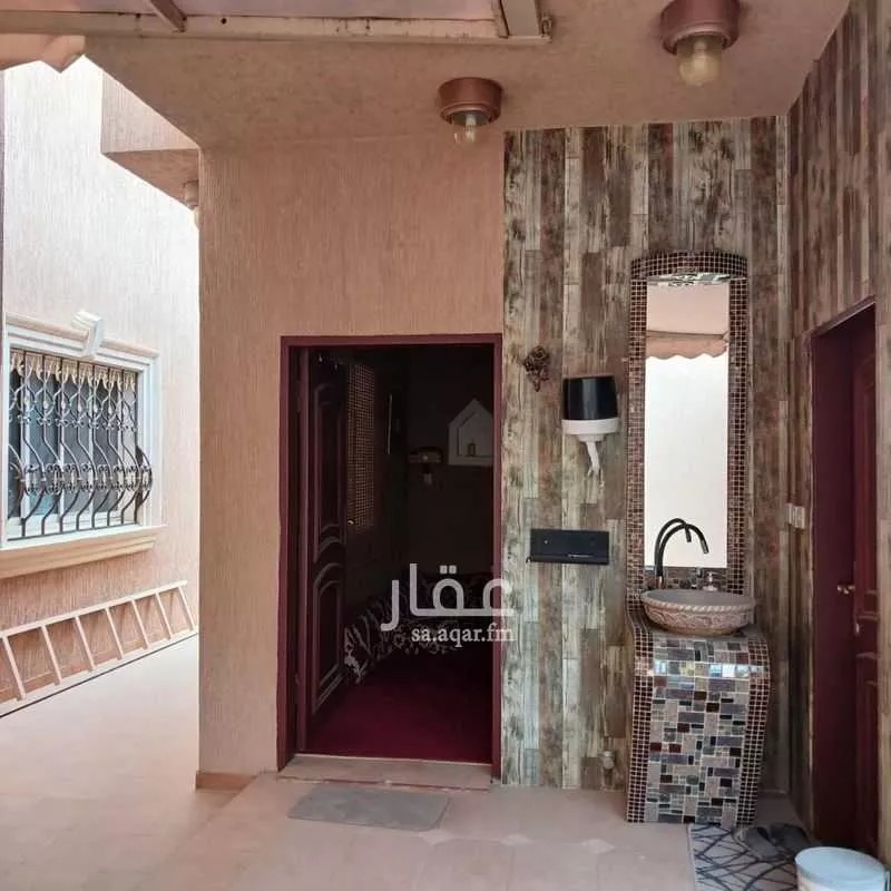 فيلا 15 غرف في عرقة 2