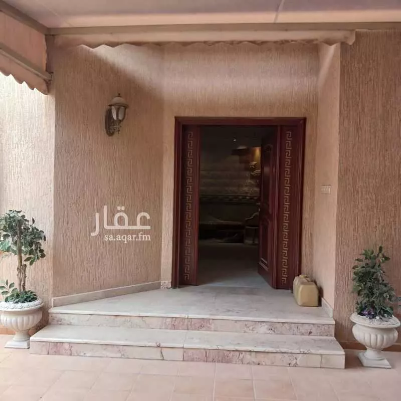 فيلا 15 غرف في عرقة 8