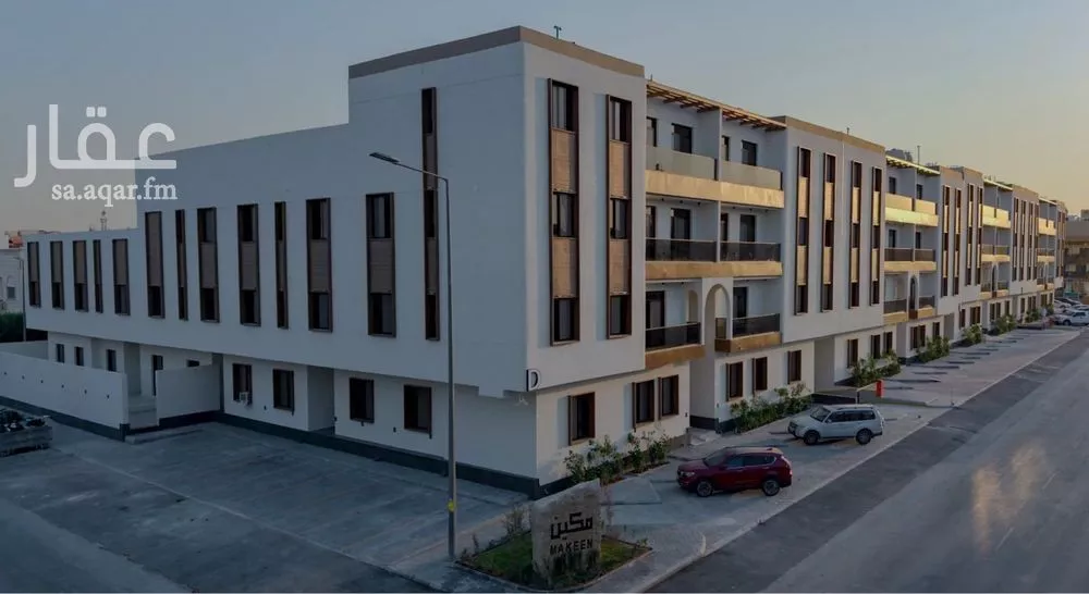 عمارة 6966 م² في الريان 3