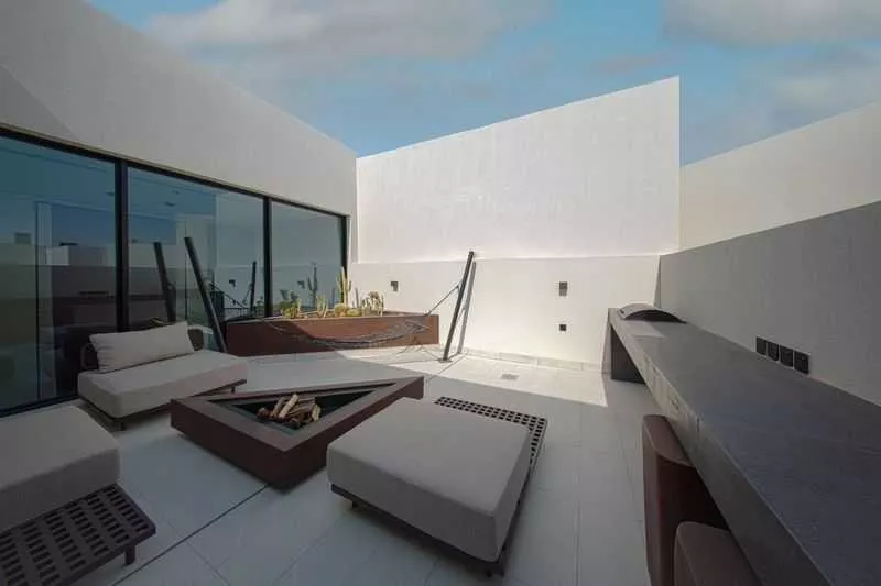 4 bedroom villa in Al Malqa 12