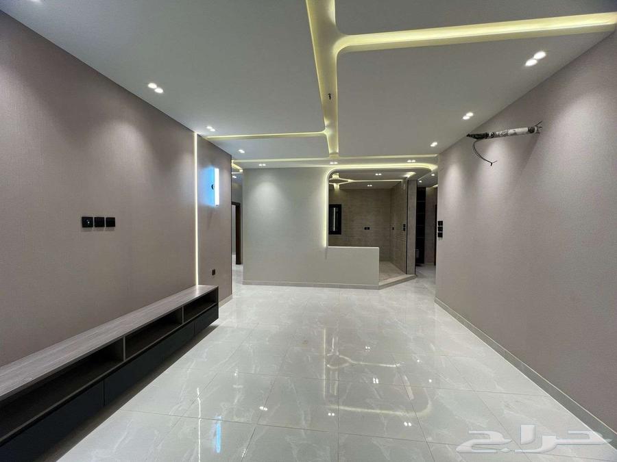شقة 4 غرف في ولي العهد 10