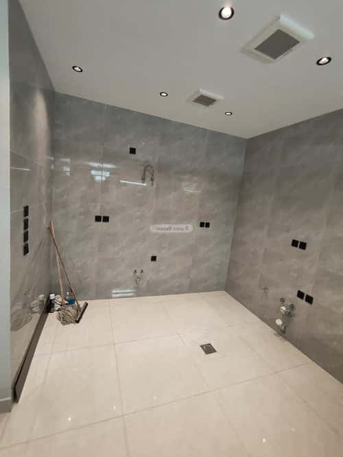 4 bedroom apartment in Al Salamah 8