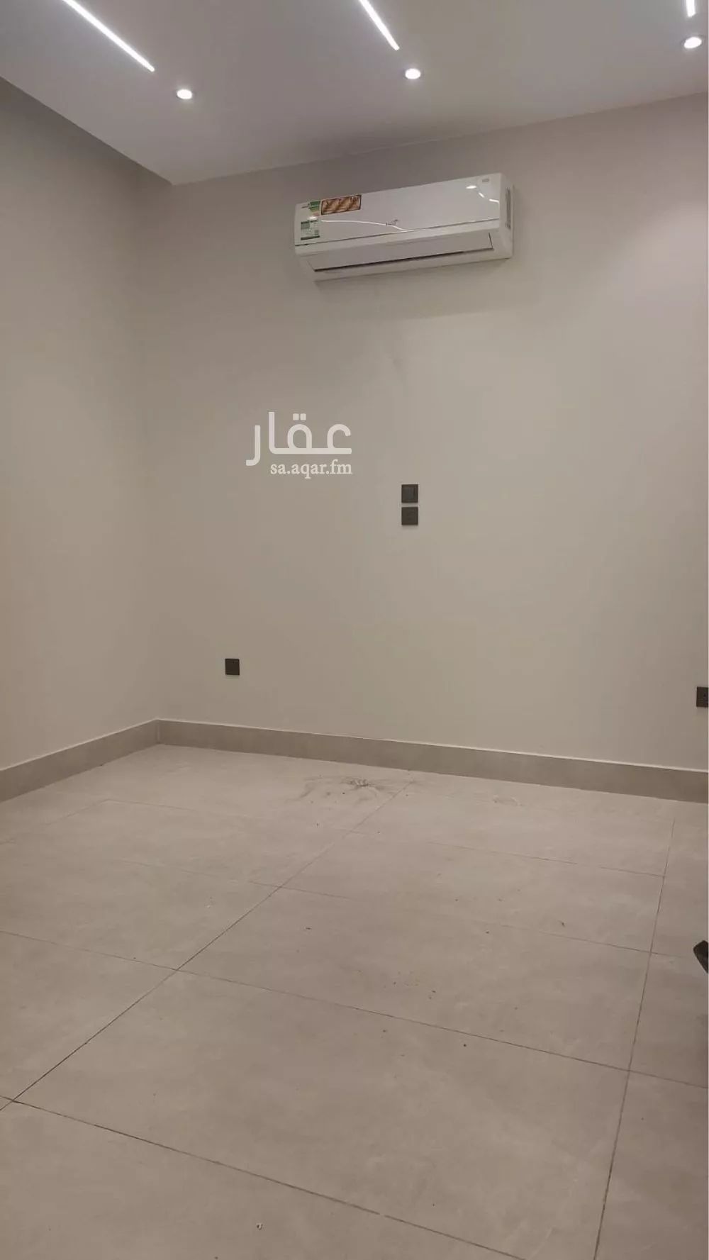 شقة 4 غرف في الحمرا 5