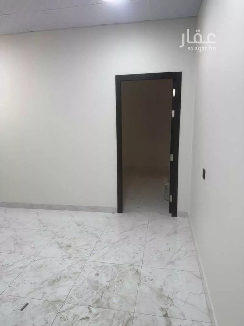 عمارة 325 م² في الثقبة 4