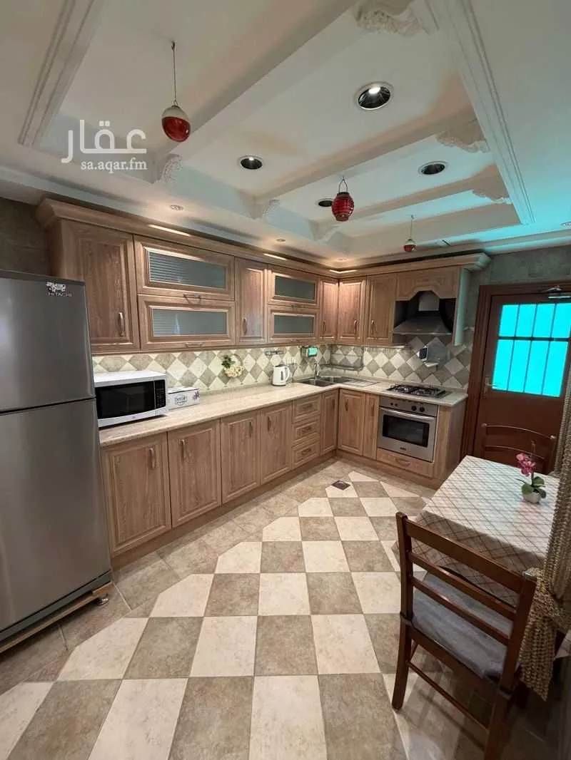 دور 5 غرف في عرقة 11