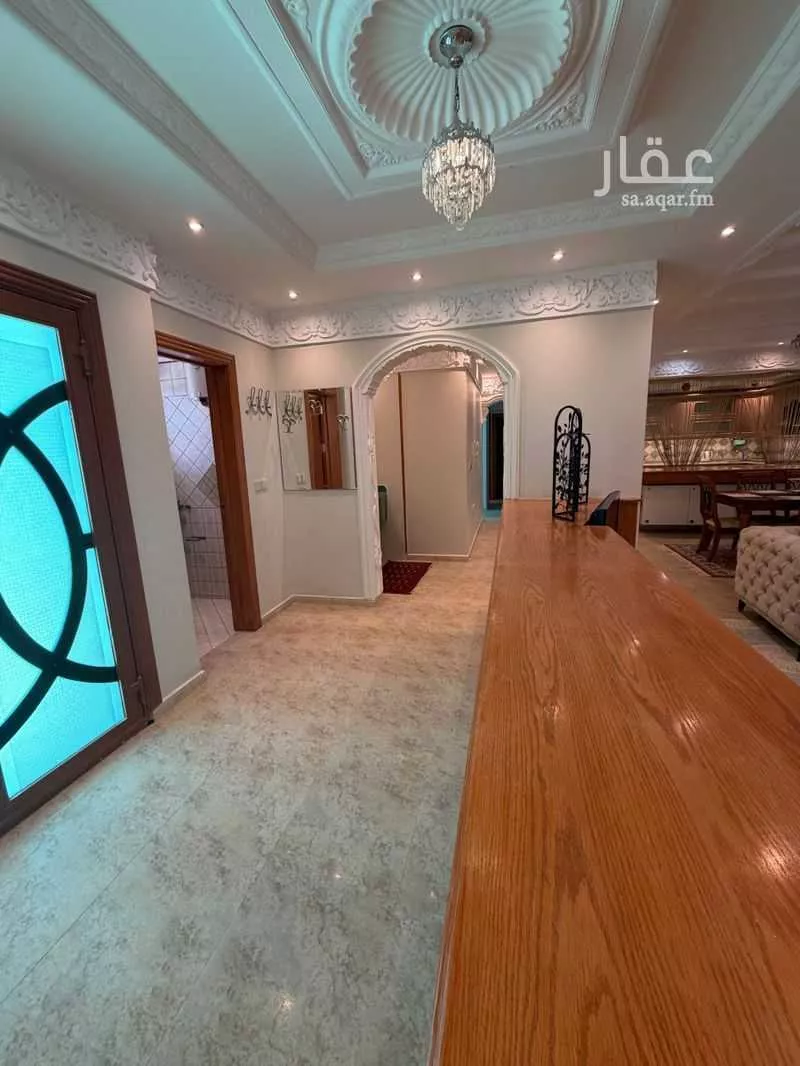 دور 5 غرف في عرقة 15