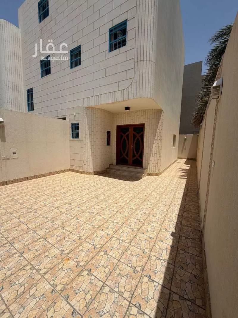 دور 5 غرف في عرقة 8