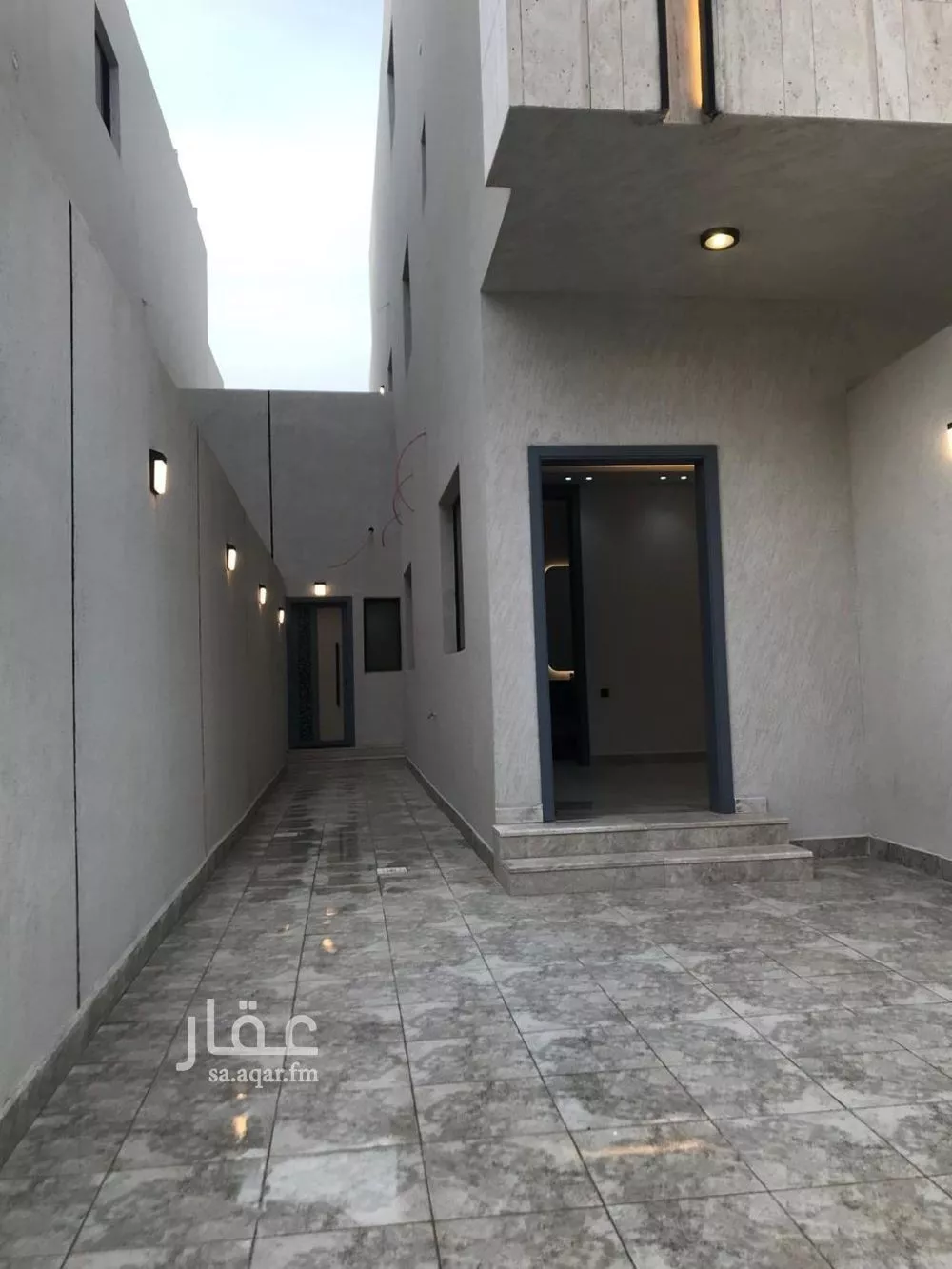 4 bedroom floor in Tuwaiq 8