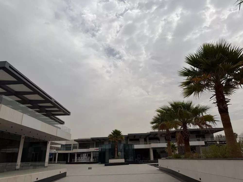 11400 sqm shop in Al Mutamarat 6