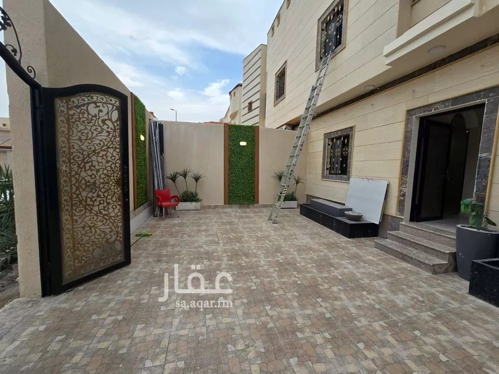 فيلا 8 غرف في ضاحية الملك فهد 2