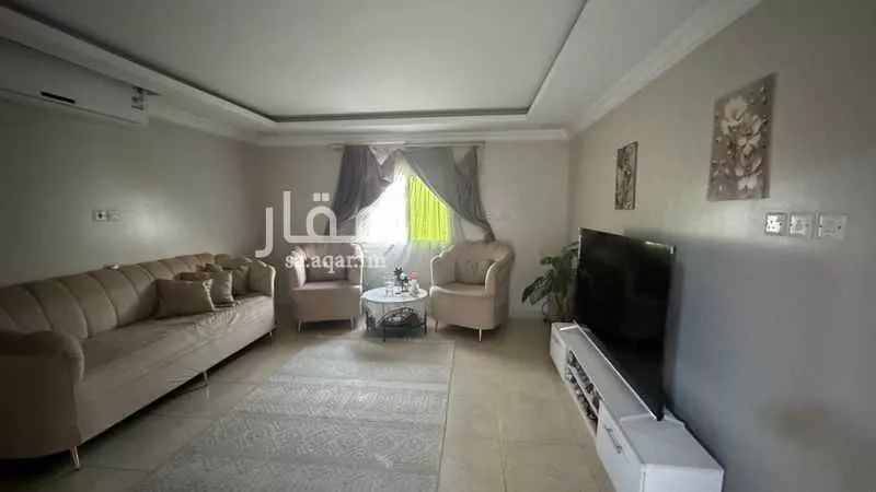 فيلا 7 غرف في ضاحية الملك فهد 4