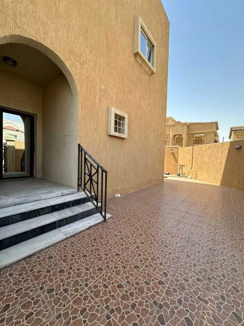 فيلا 4 غرف في الجامعة 3