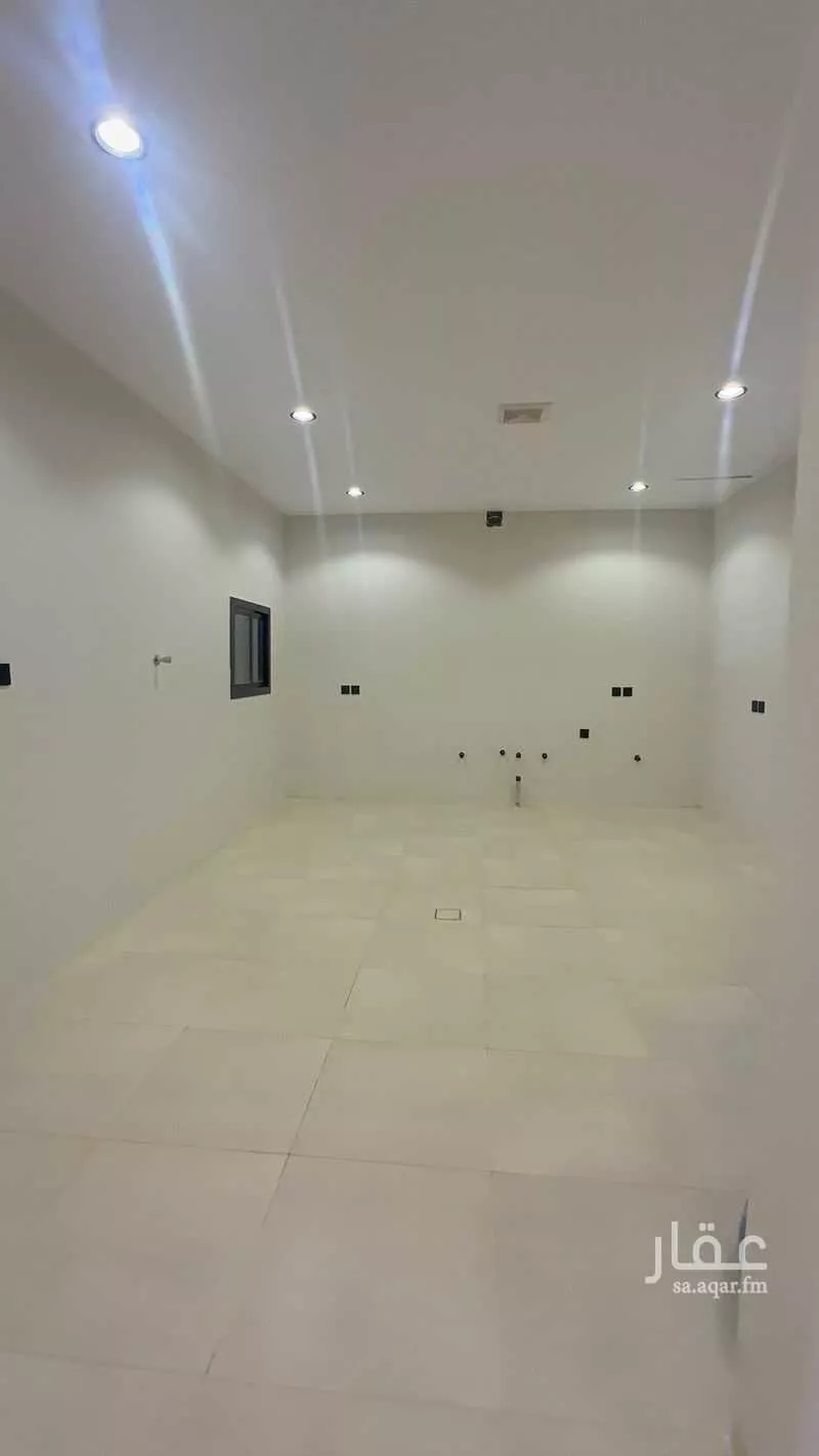 3 bedroom floor in Al Janadriyah 2