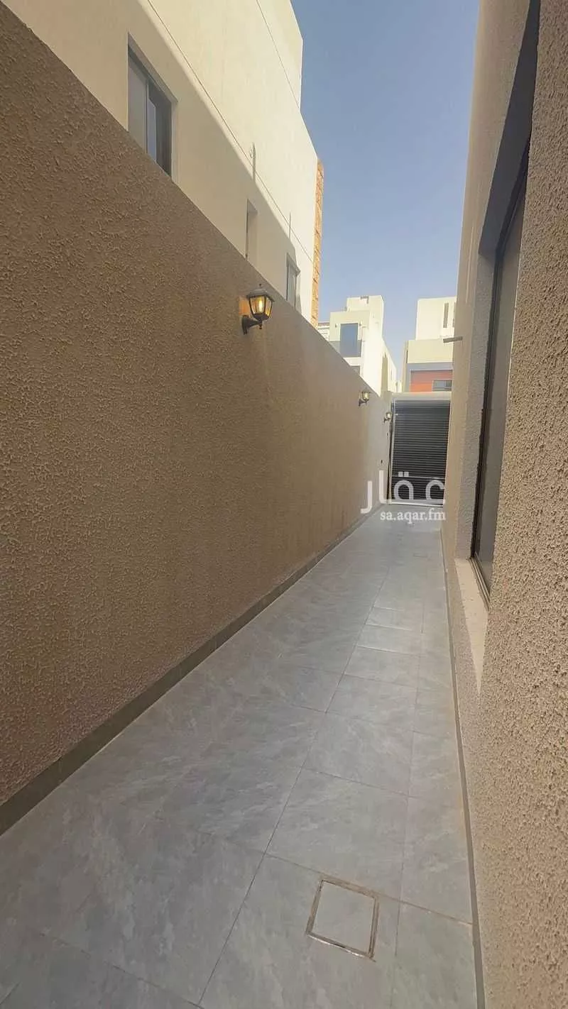 3 bedroom floor in Al Janadriyah 3