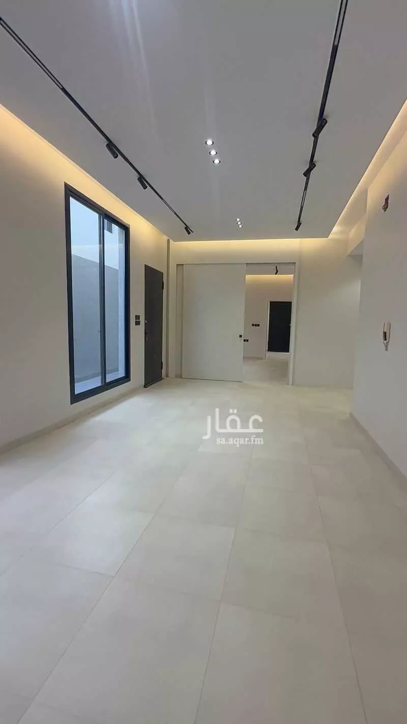 3 bedroom floor in Al Janadriyah 4