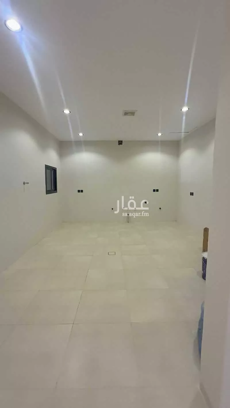 3 bedroom floor in Al Janadriyah 6