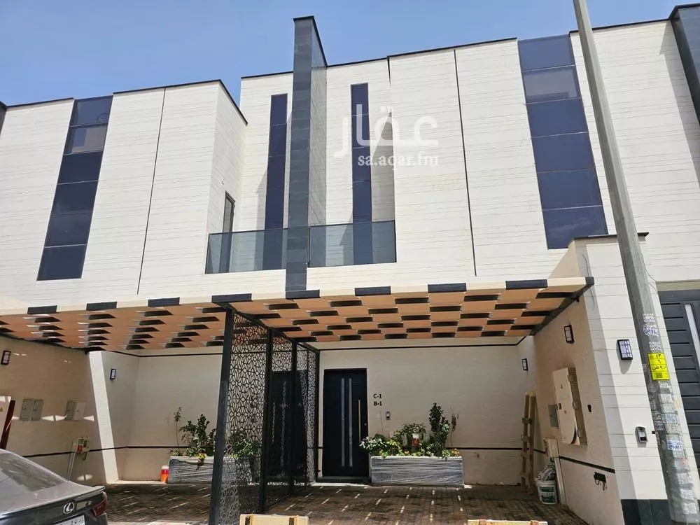 4 bedroom floor in Al Rimal 6