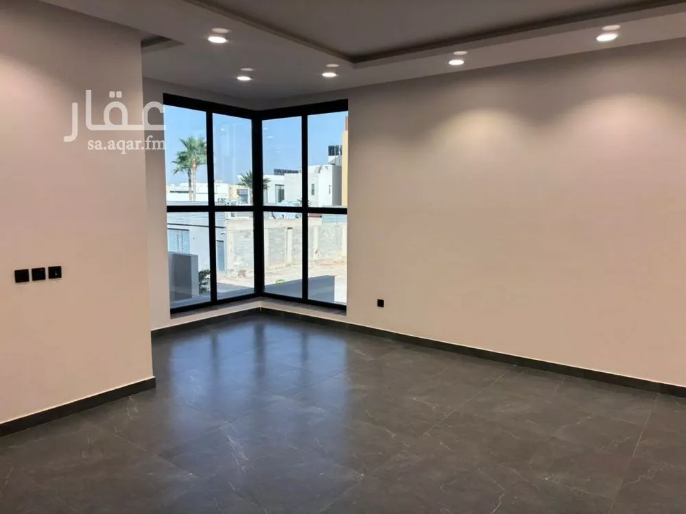 دور 4 غرف في العارض 8